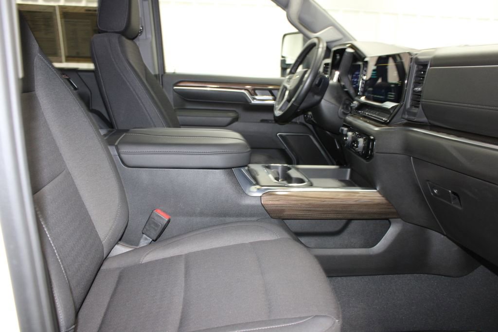 Used 2024 Chevrolet Silverado 3500 LT w/ Convenience Package image 30