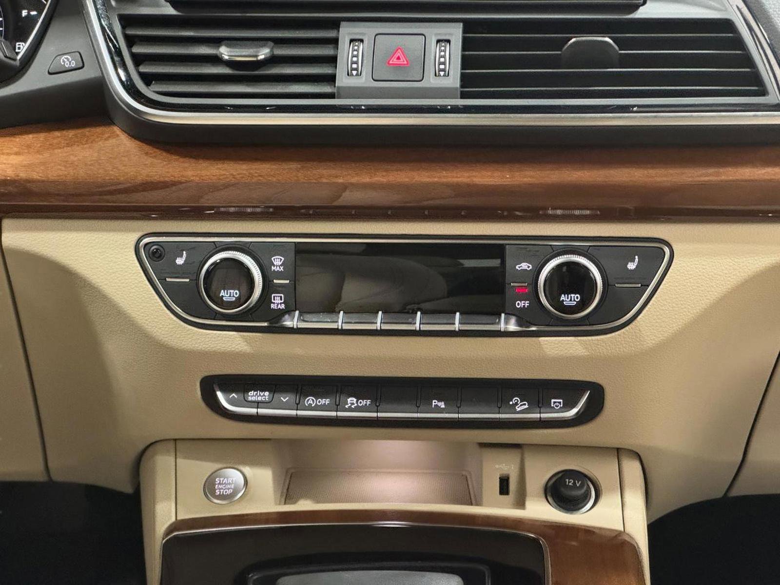 Used 2023 Audi Q5 2.0T Premium w/ Convenience Package image 15