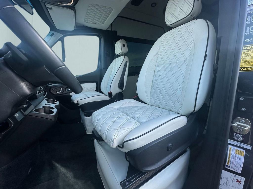 Used 2023 Mercedes-Benz Sprinter 3500 image 5