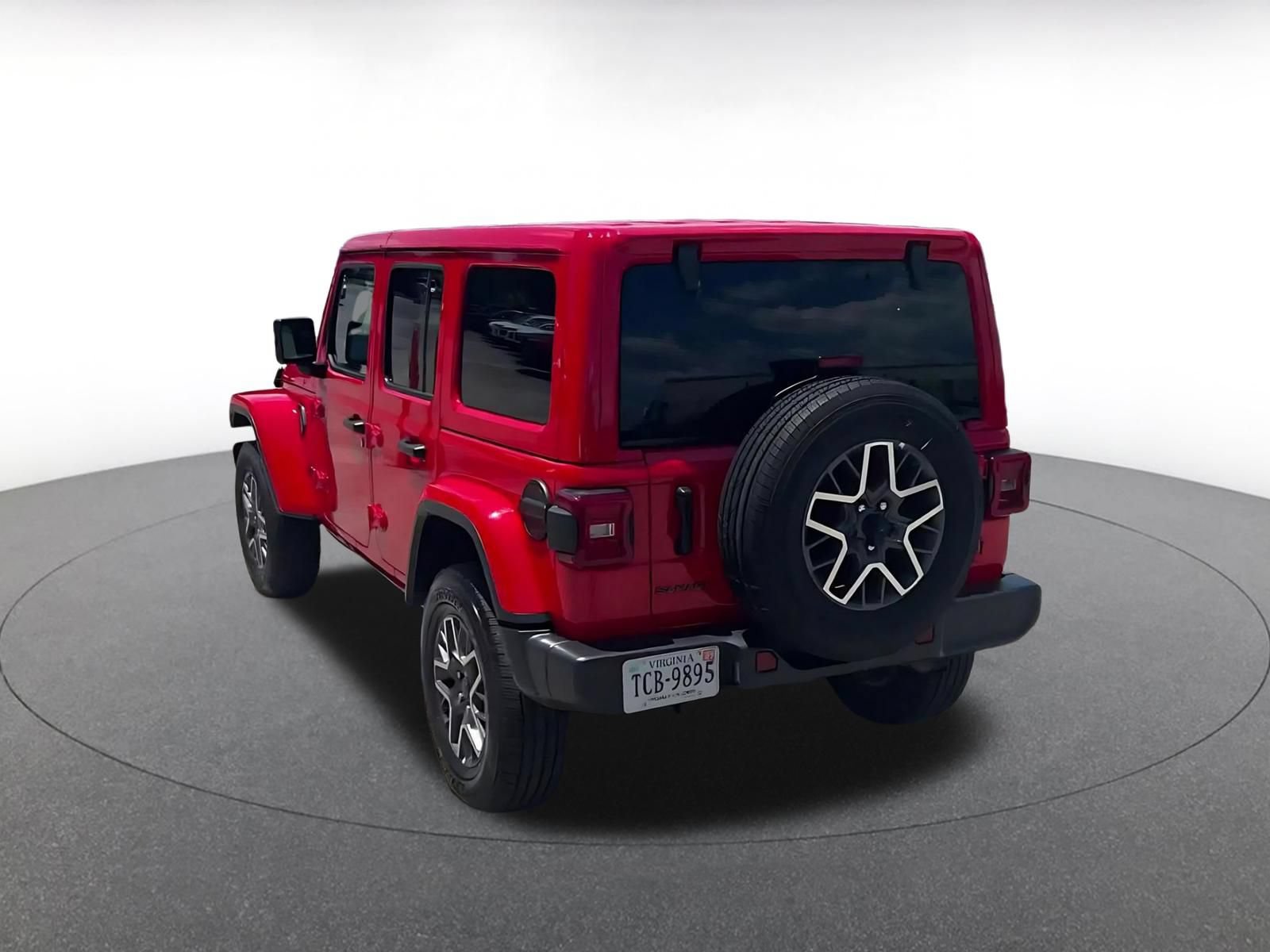 Used 2025 Jeep Wrangler Unlimited Sahara AWD/4WD image 11