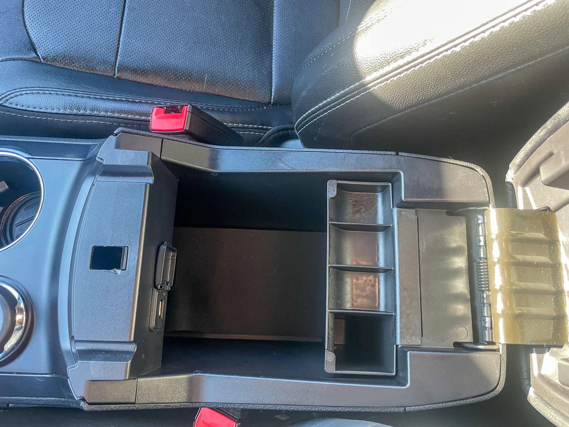 Used 2018 Ford Explorer Limited image 34