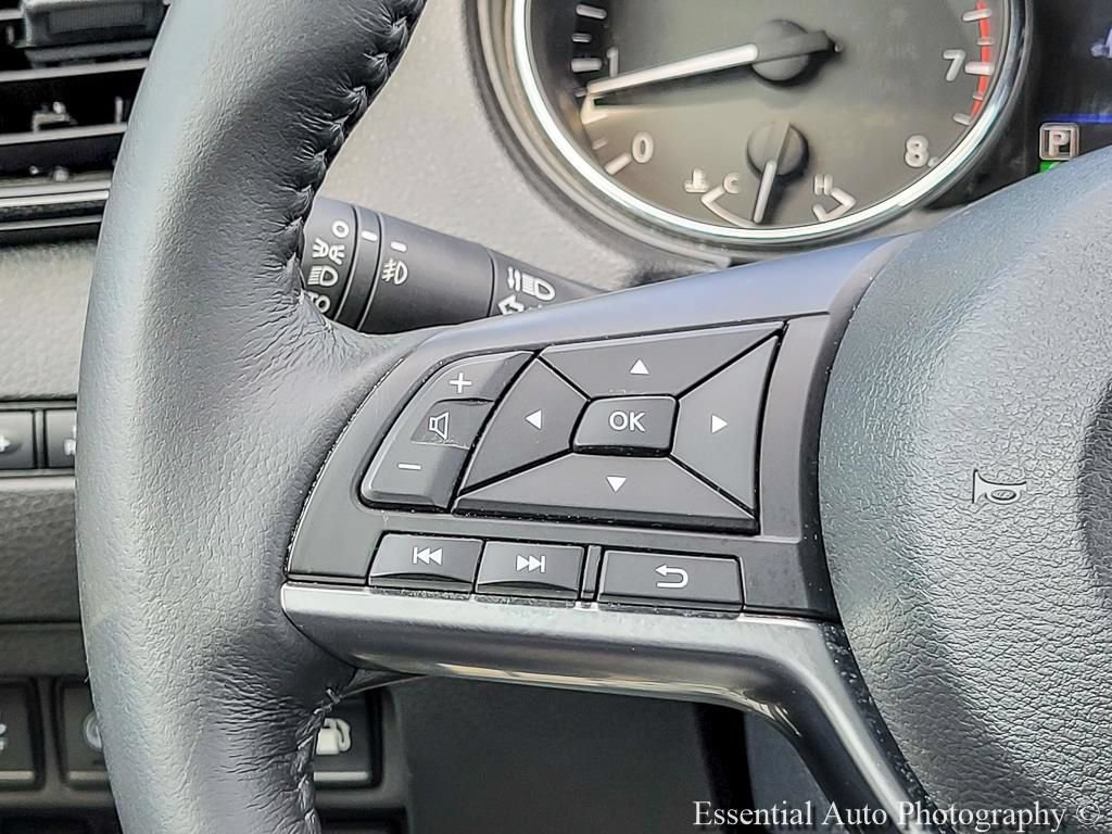 Used 2018 Nissan Rogue SL AWD/4WD image 15