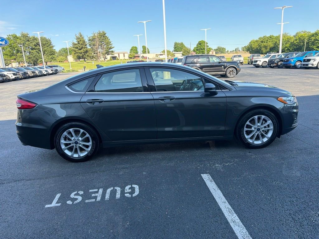 Used 2019 Ford Fusion SE FWD image 5