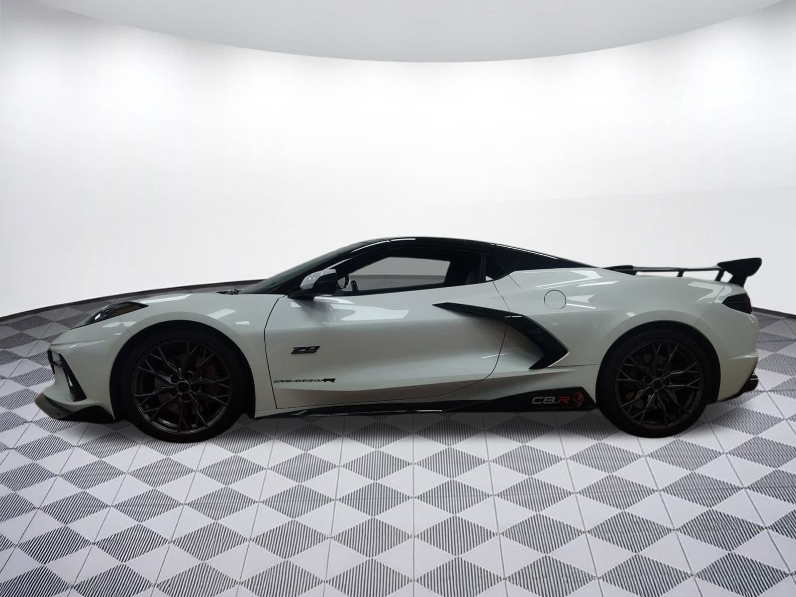 Used 2023 Chevrolet Corvette Stingray Premium Conv w/ Z51 Performance Package image 2