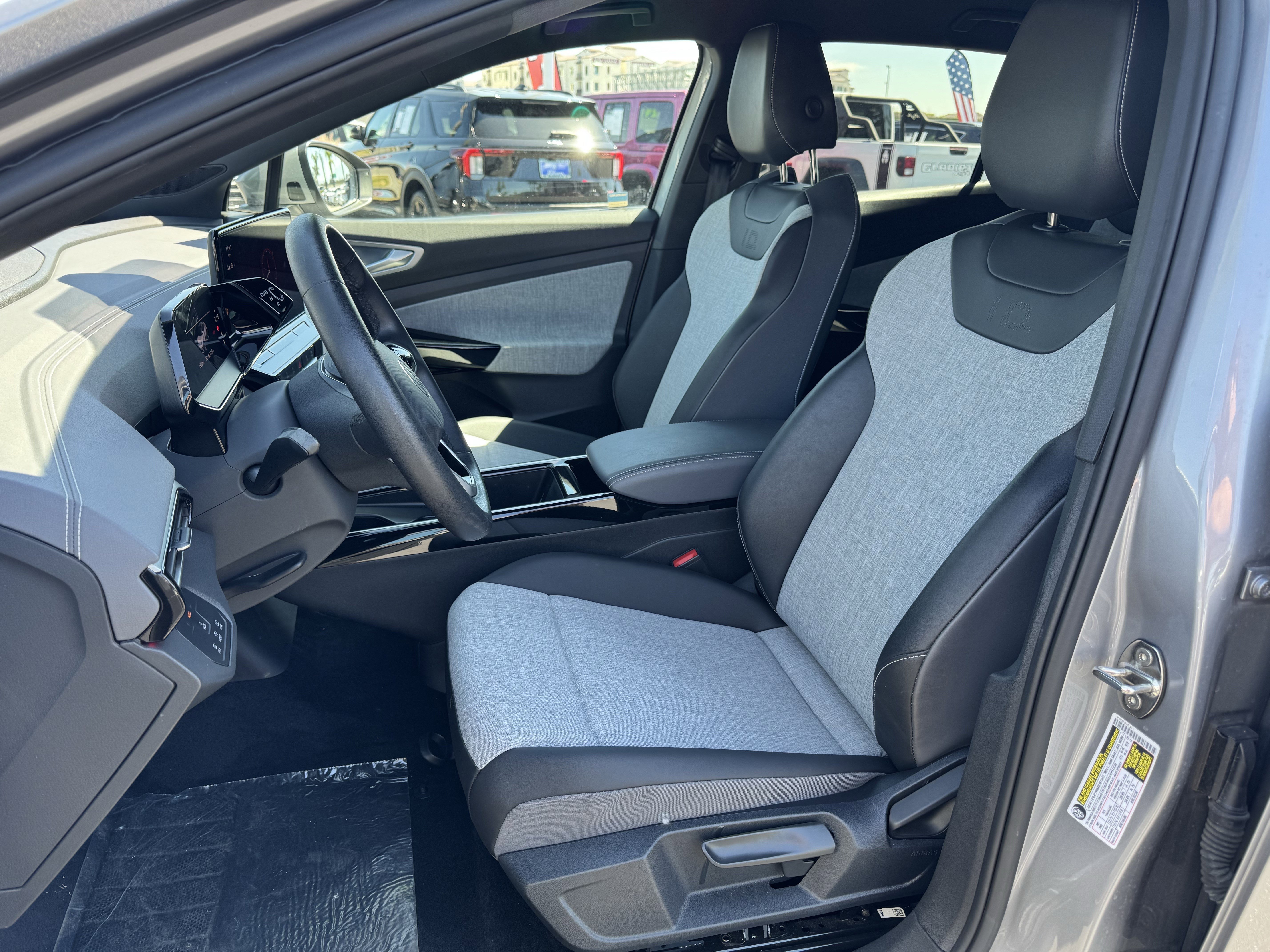 Used 2023 Volkswagen ID.4 Pro image 16