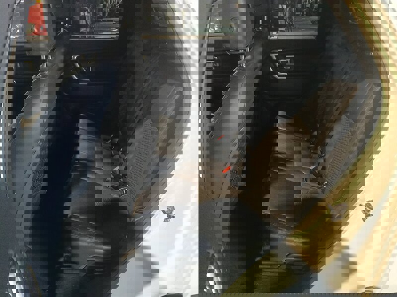 Used 2019 Land Rover Discovery Sport SE AWD/4WD image 23