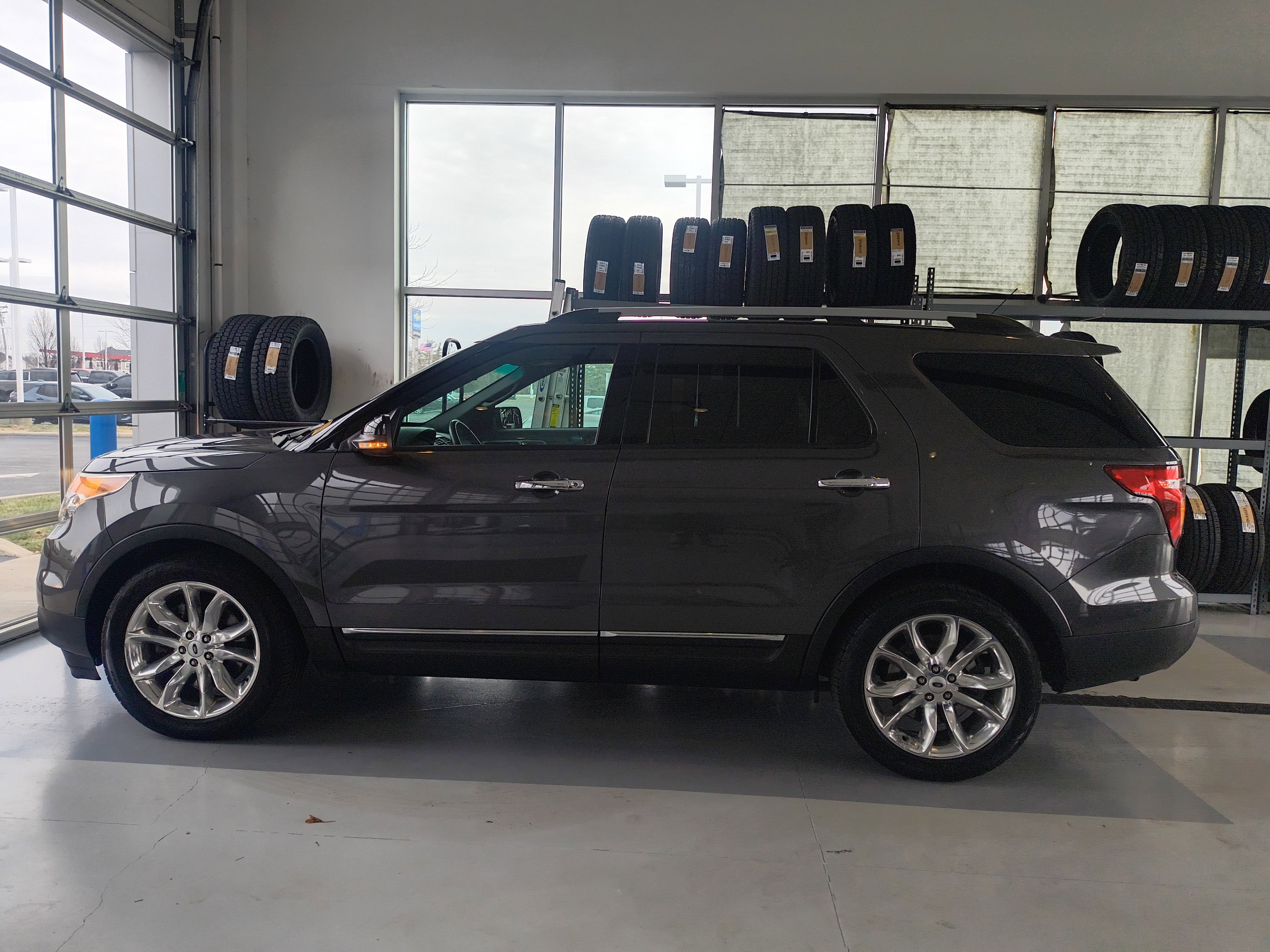 Used 2015 Ford Explorer XLT w/ Equipment Group 202B image 28