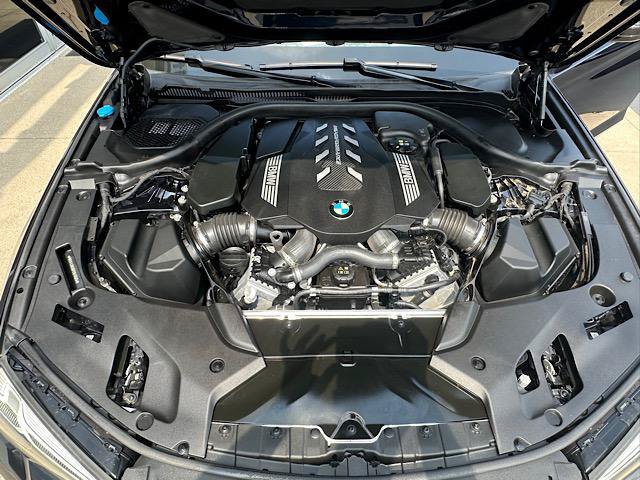 Used 2023 BMW M550i xDrive AWD/4WD image 14