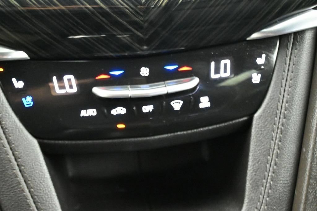 Used 2023 Cadillac XT6 Premium Luxury FWD image 22