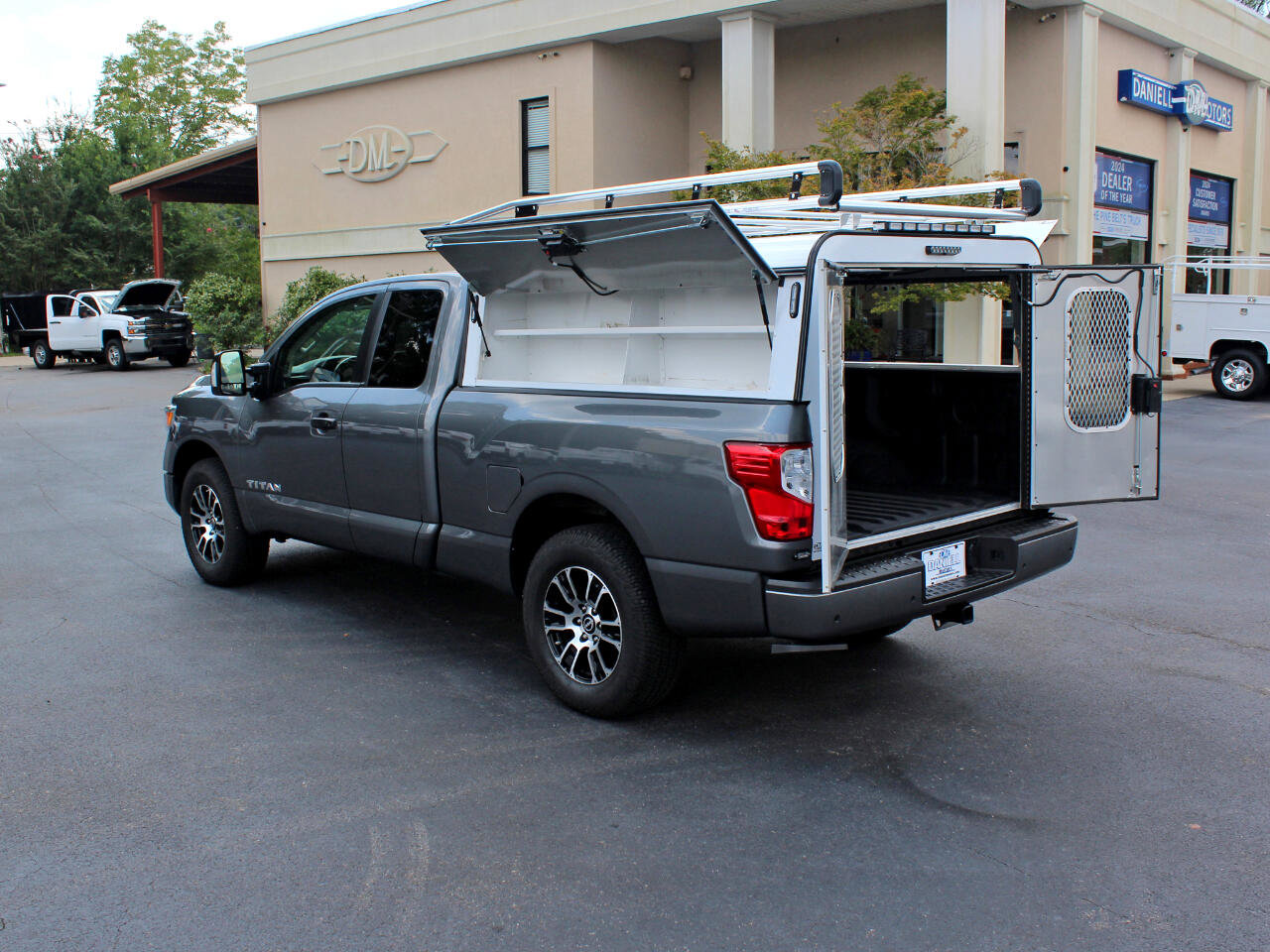 Used 2023 Nissan Titan SV w/ SV Utility Package image 15