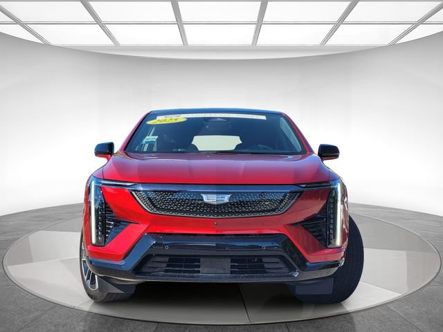 Certified 2025 Cadillac Optiq Sport 2 w/ LPO, Floor Liner Package AWD/4WD image 2