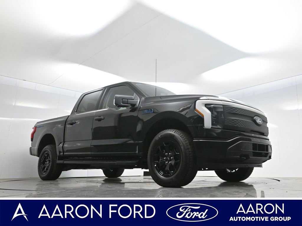 Used 2025 Ford F150 Lightning XLT image 3