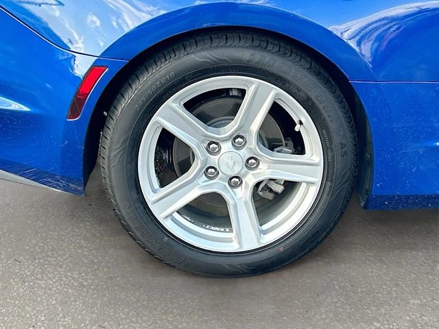 Used 2020 Chevrolet Camaro LT RWD image 25