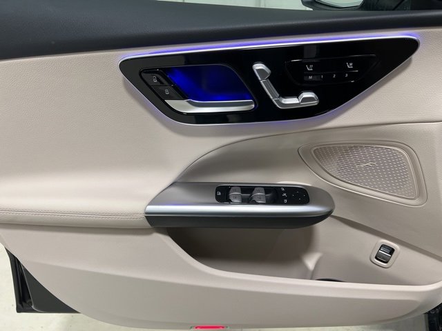 Used 2025 Mercedes-Benz C 300 4MATIC Sedan image 20