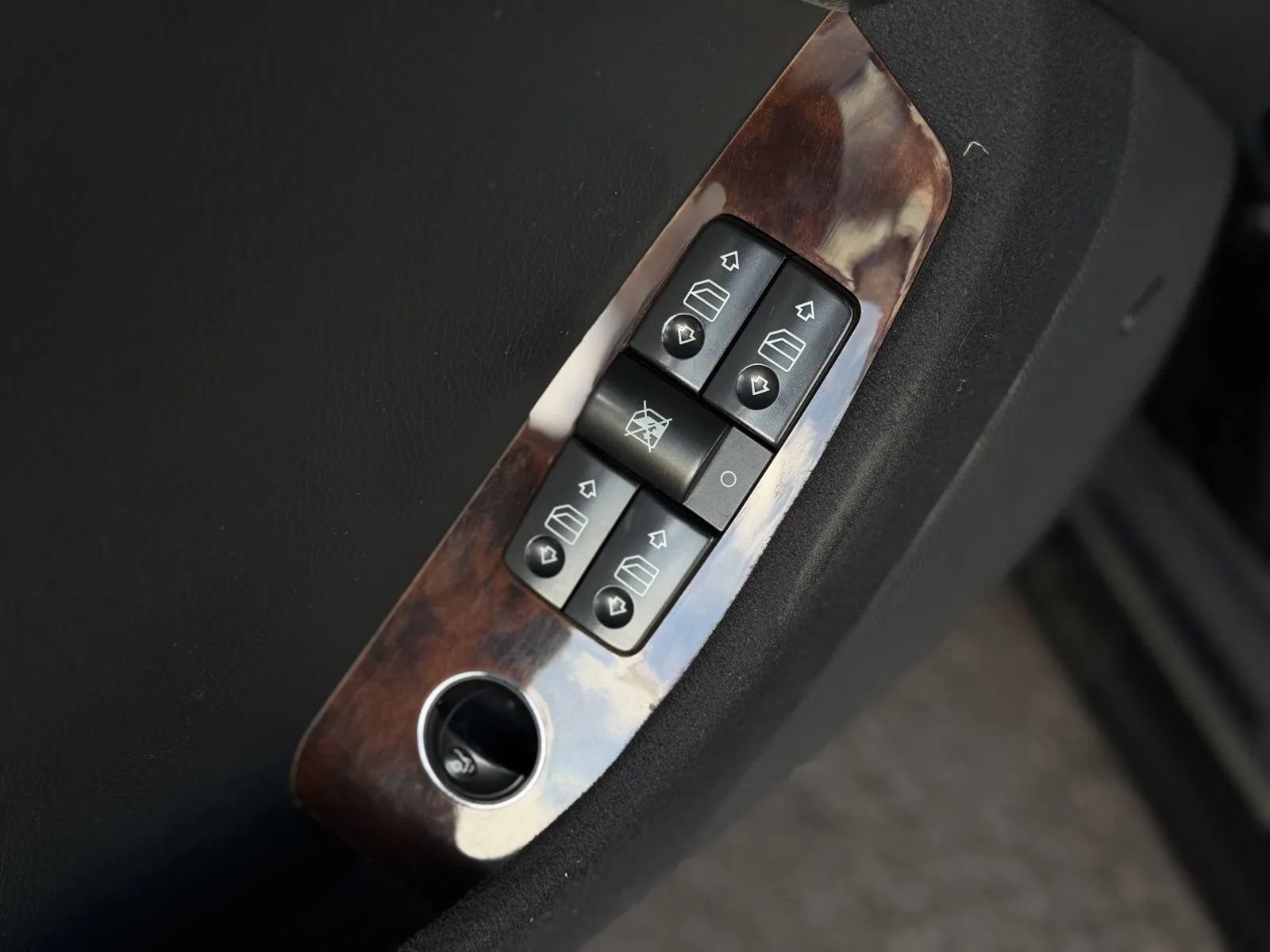 Used 2006 Mercedes-Benz S 500 image 24