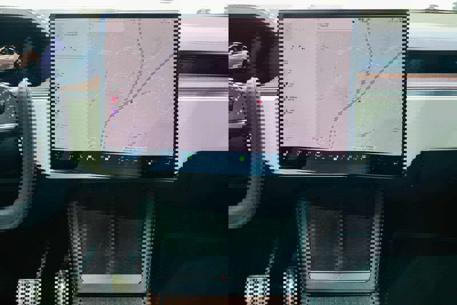 Used 2022 Tesla Model X image 13