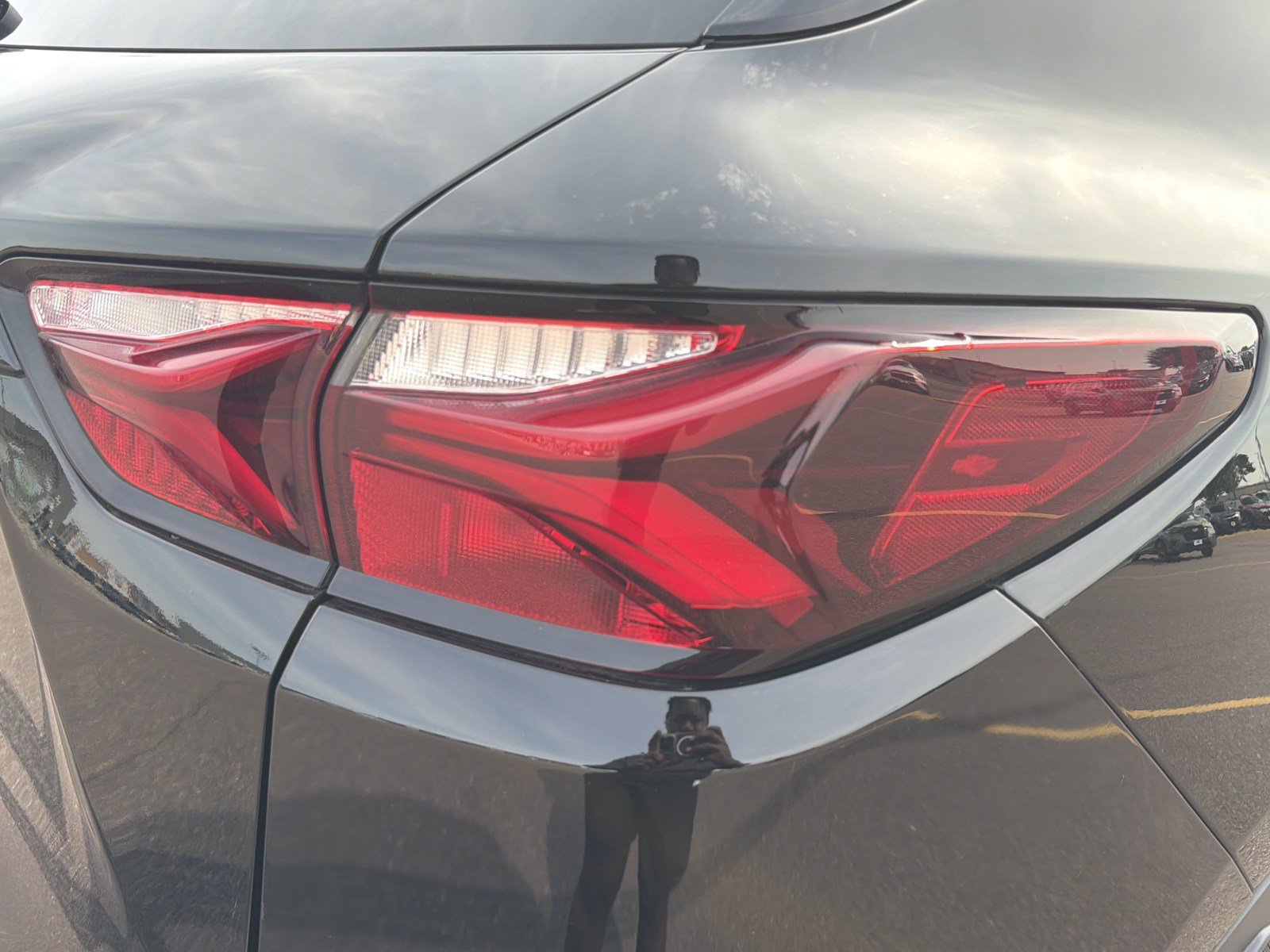 Used 2019 Chevrolet Blazer LT w/ Sun and Wheels Package AWD/4WD image 17