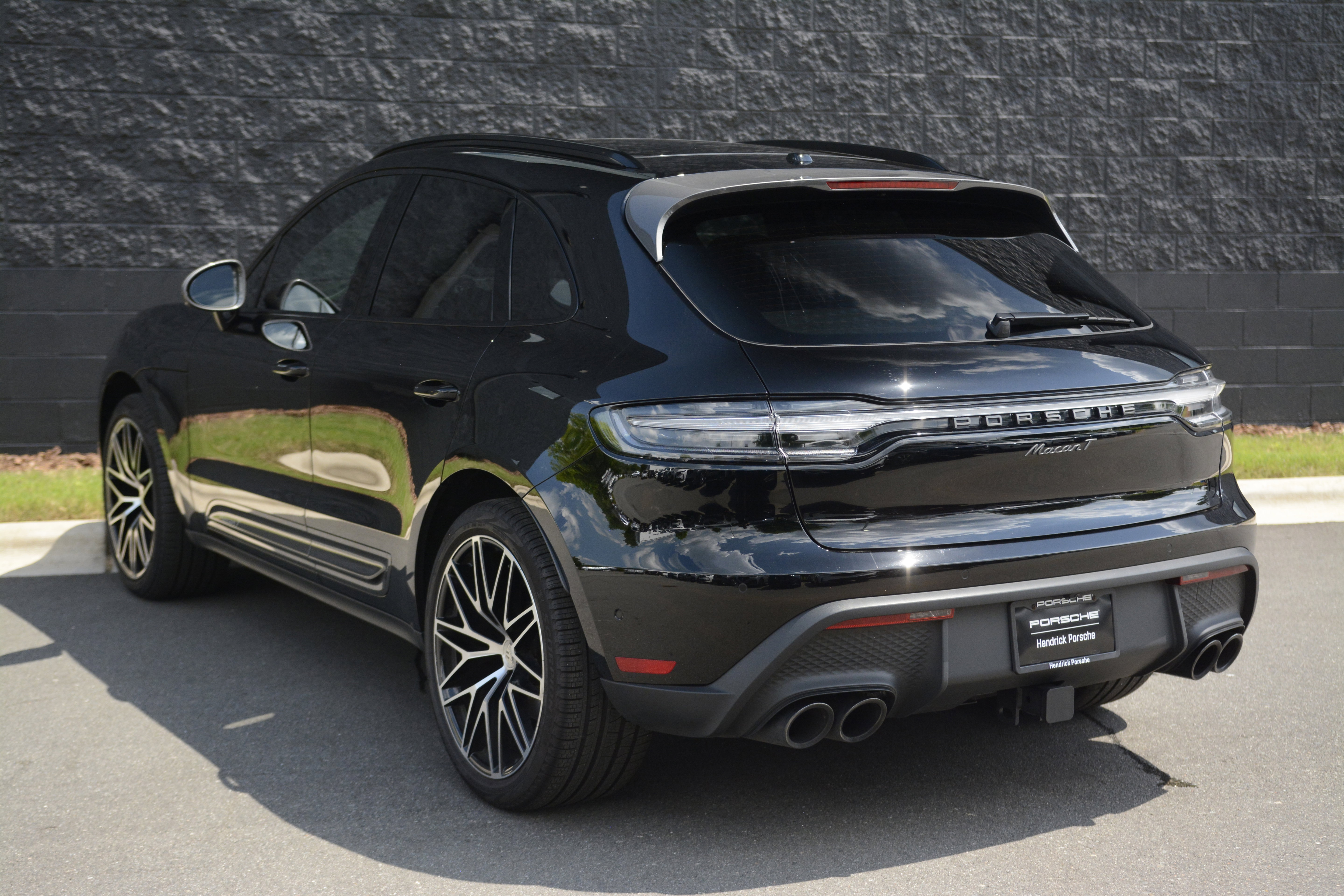 Certified 2026 Porsche Macan Turbo AWD/4WD image 3