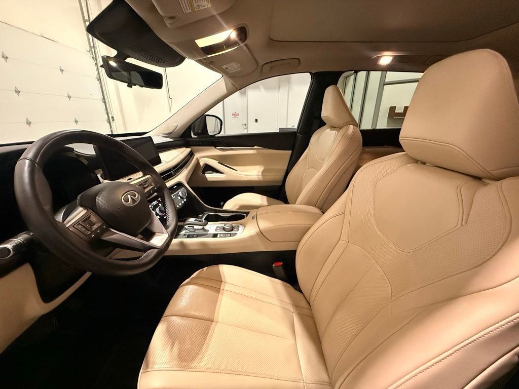 Used 2023 INFINITI QX60 Sensory w/ Vision Package AWD/4WD image 16