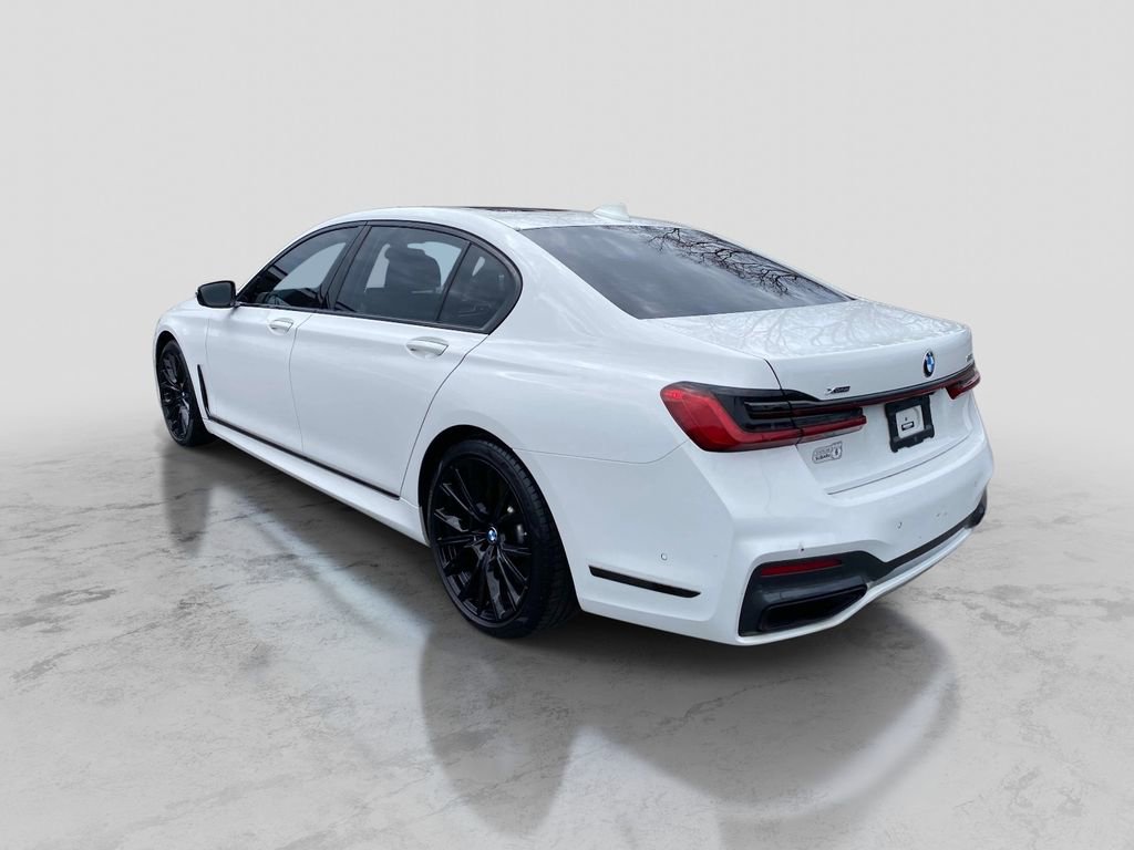Used 2022 BMW 750i xDrive w/ Executive Package image 3