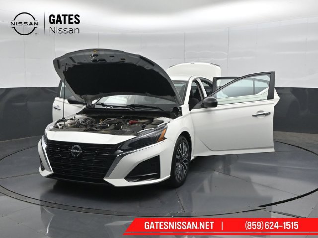 Used 2025 Nissan Altima 2.5 SV FWD image 55