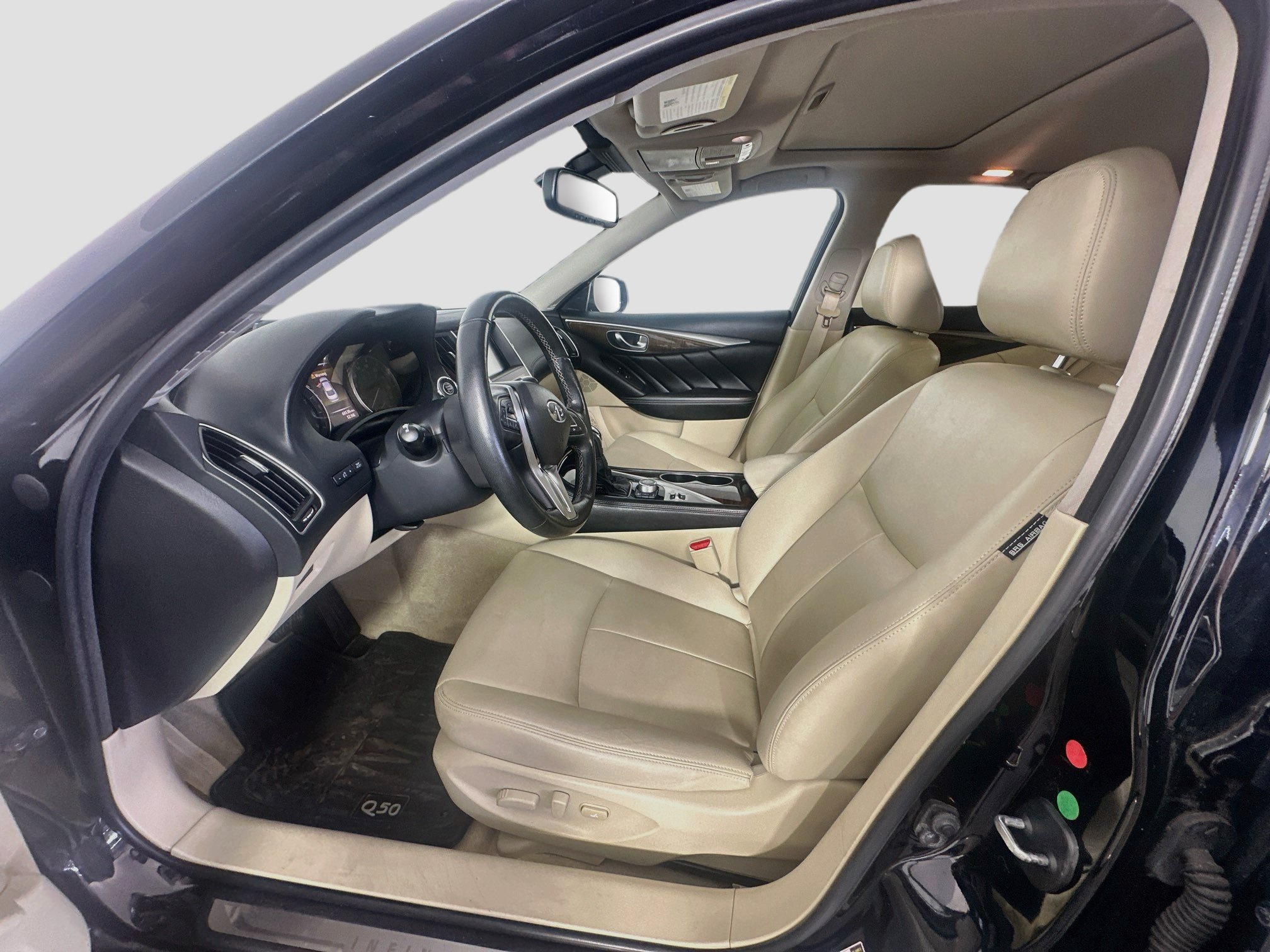 Used 2019 INFINITI Q50 Luxe w/ Essential Package (3.0T Luxe) RWD image 13