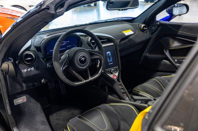 Used 2021 McLaren 720S Performance RWD image 31