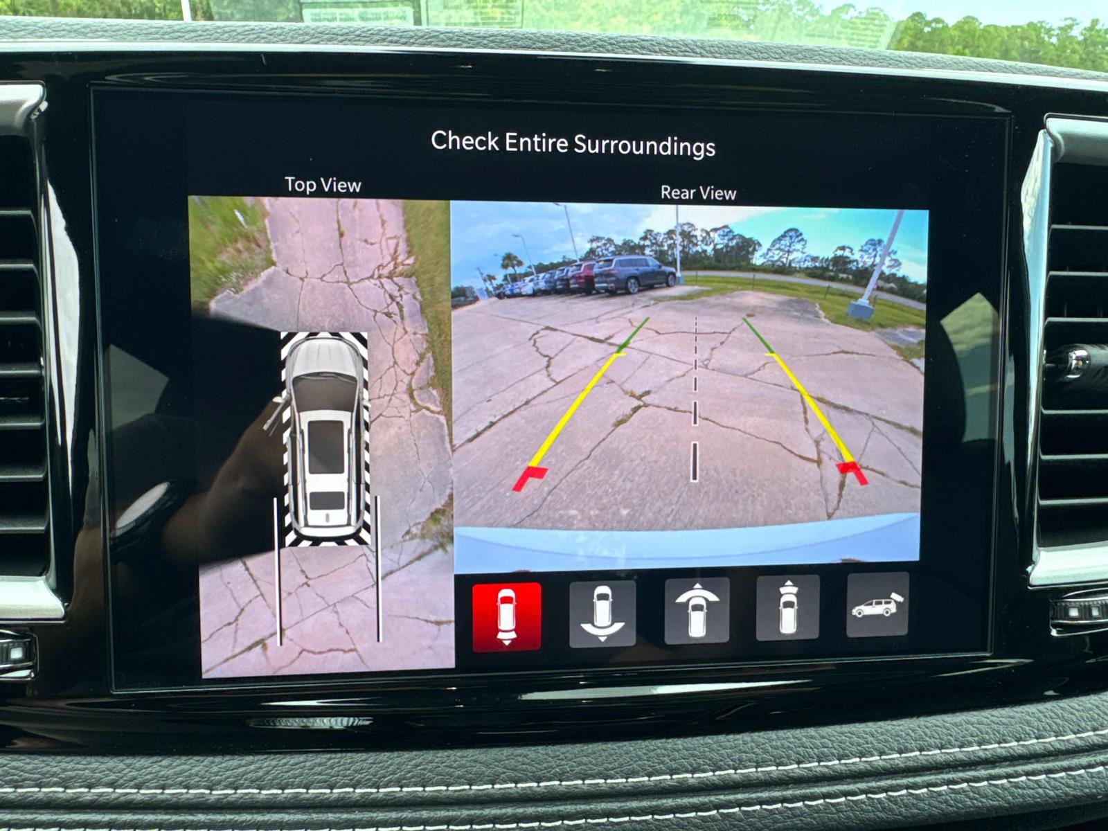 New 2027 Chrysler Pacifica Limited FWD image 23