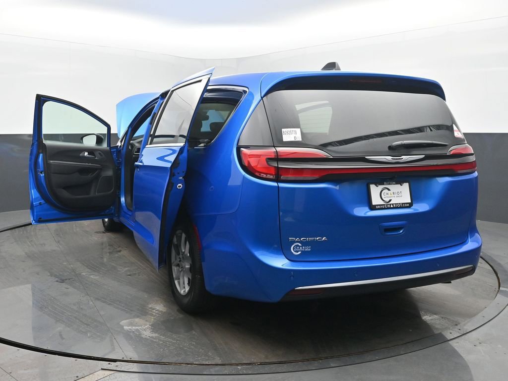 New 2026 Chrysler Pacifica Select image 56