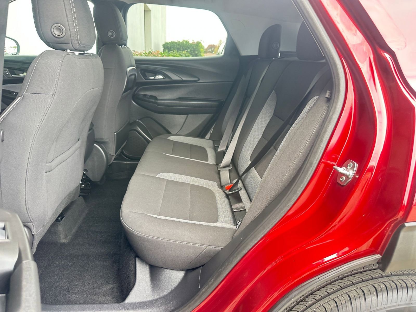 Used 2025 Chevrolet TrailBlazer LT image 37