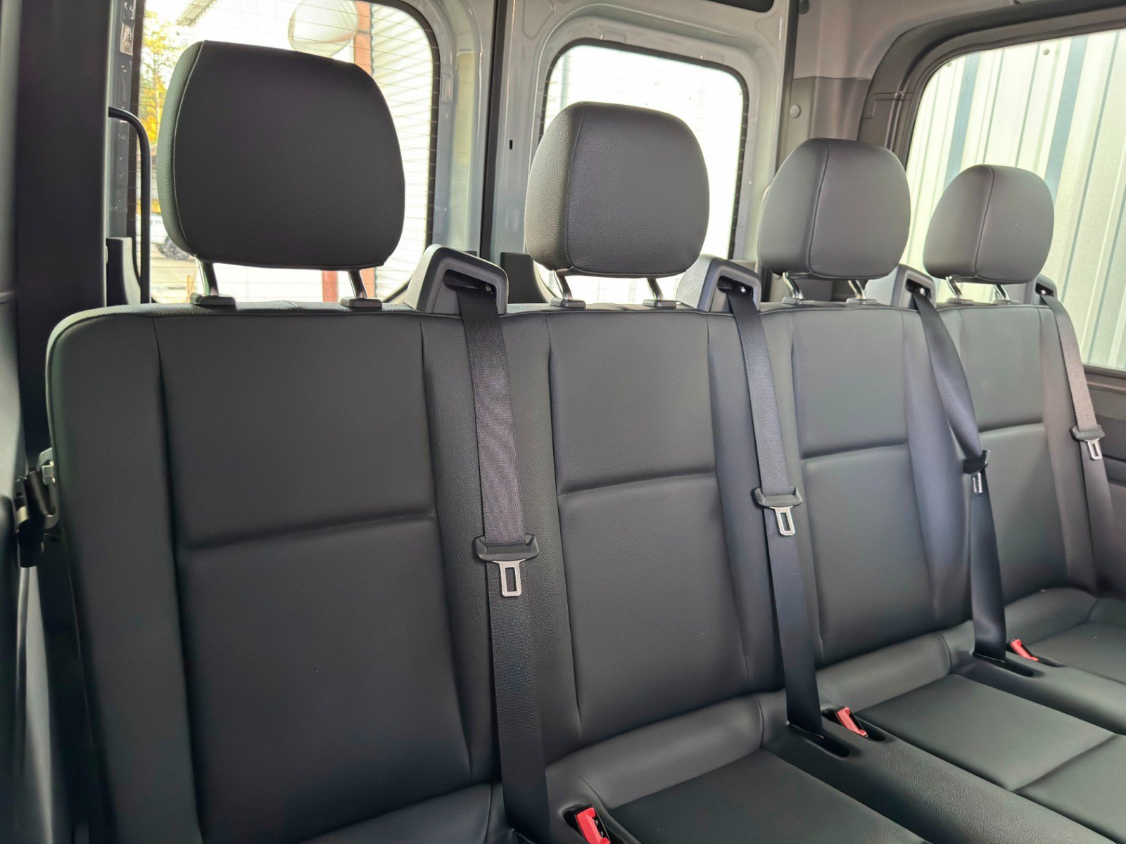 Used 2022 Mercedes-Benz Sprinter 1500 image 37