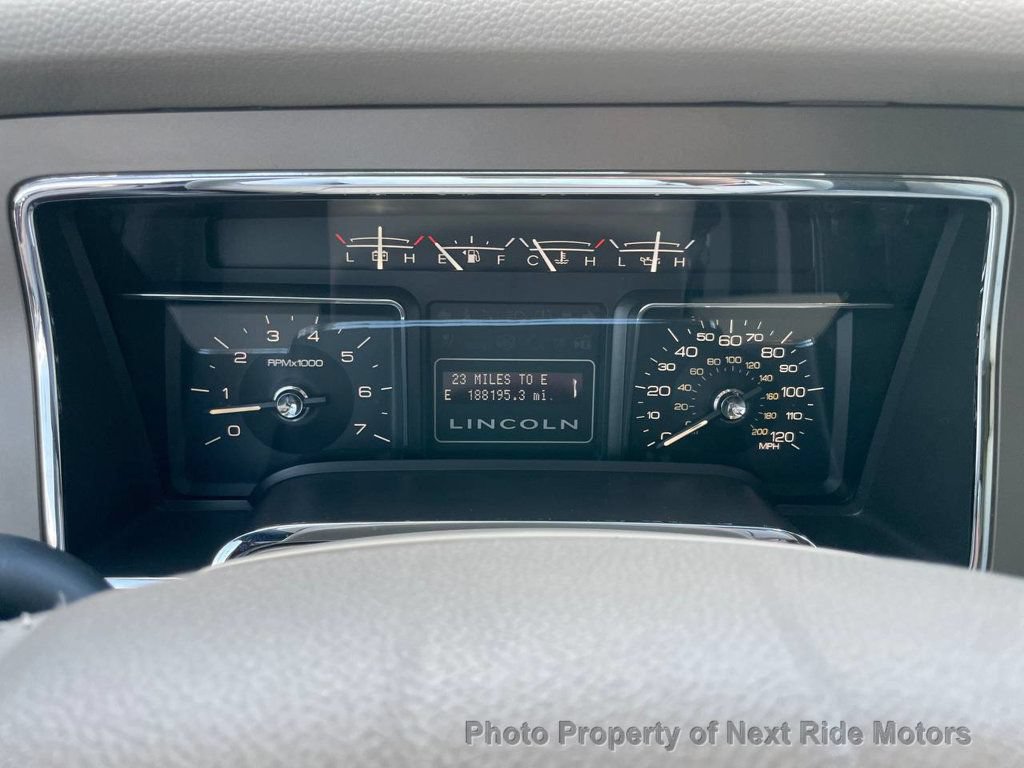 Used 2011 Lincoln Navigator 2WD image 24