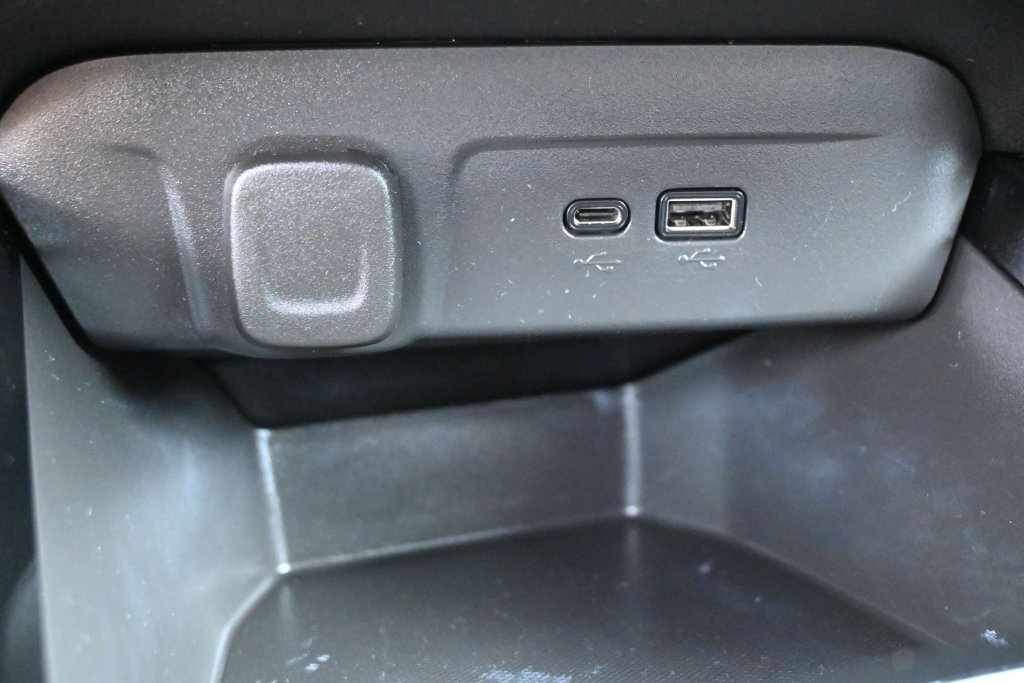 Used 2024 Chevrolet Trax RS FWD image 11