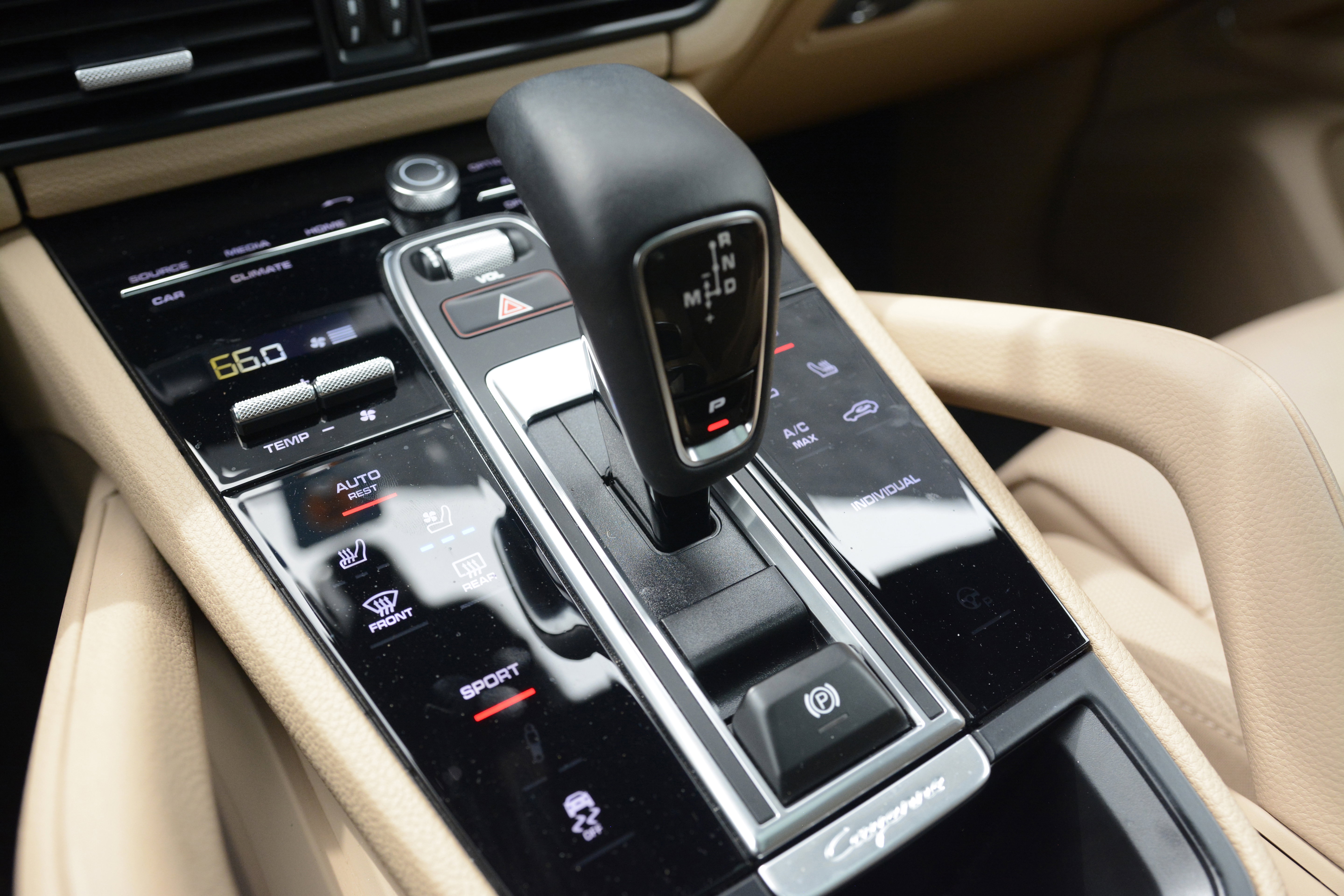 Certified 2023 Porsche Cayenne AWD/4WD image 23