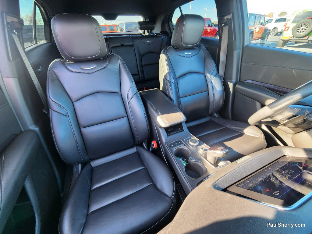 Used 2023 Cadillac XT4 Luxury w/ Driver Awareness Package AWD/4WD image 28