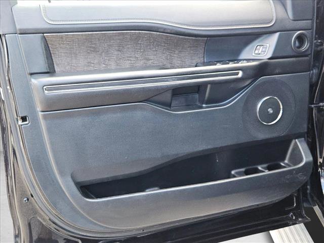Used 2019 Ford Expedition Max Limited image 9
