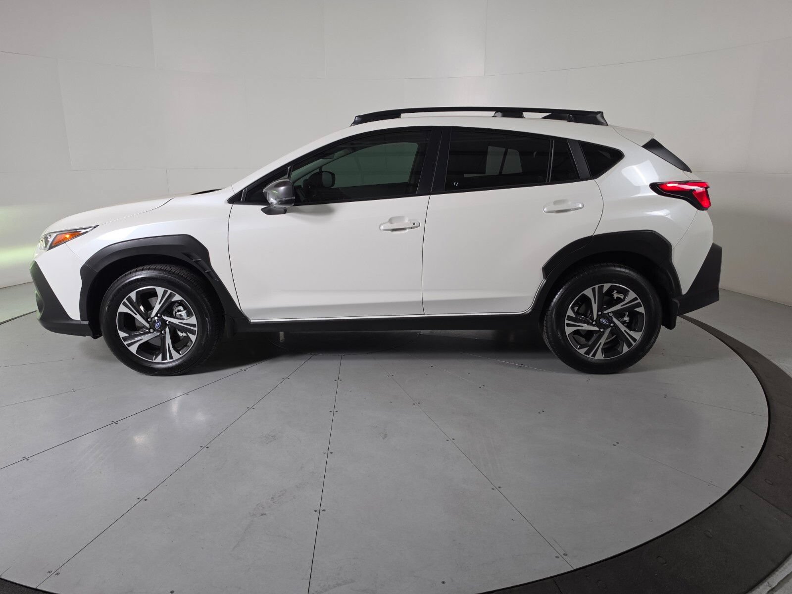 Used 2025 Subaru Crosstrek 2.5i Premium AWD/4WD image 2