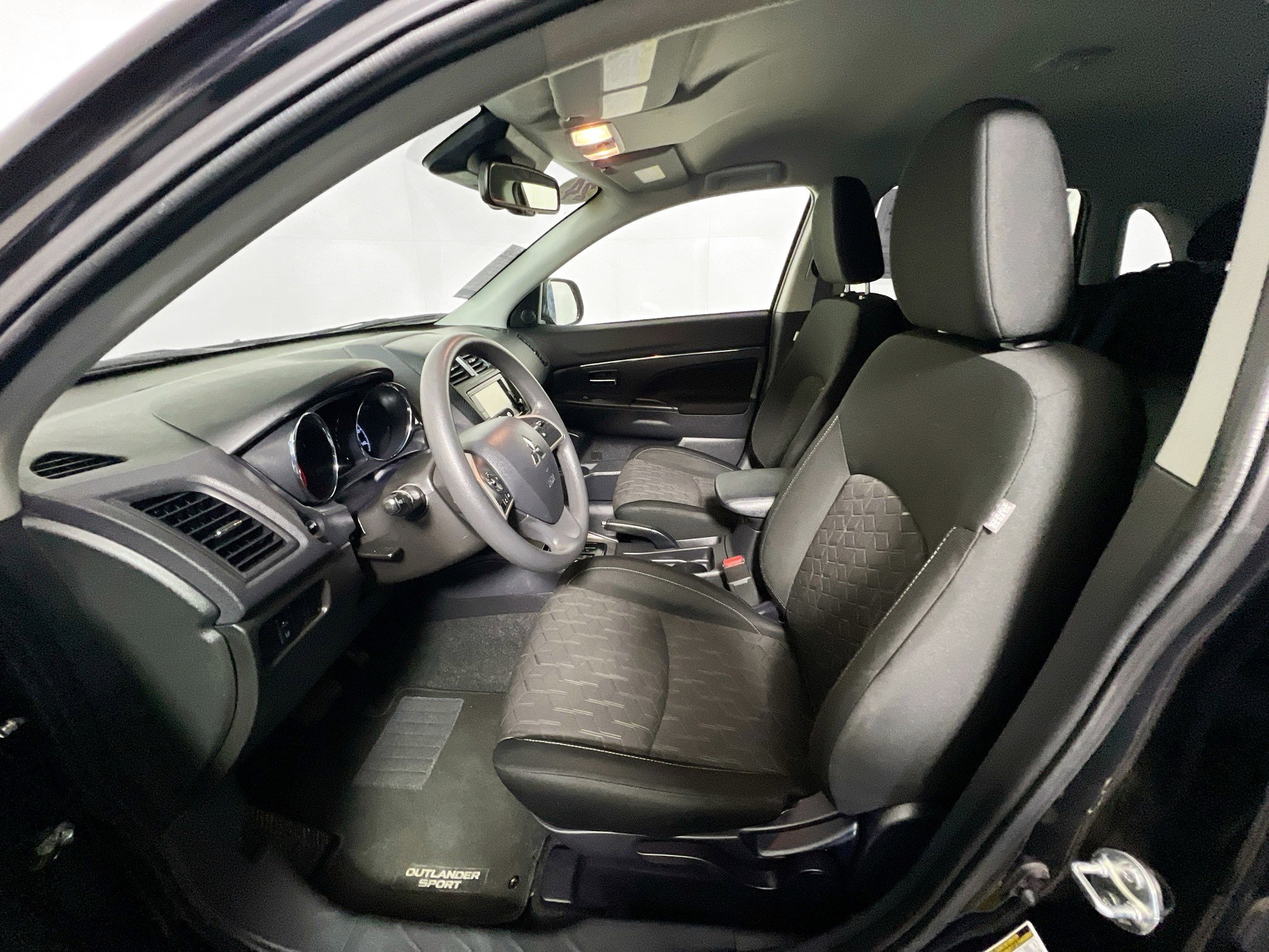 Used 2024 Mitsubishi Outlander Sport LE image 14