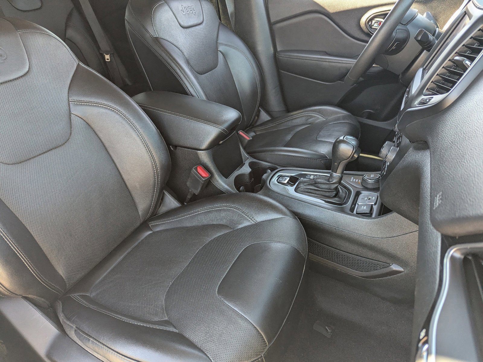 Used 2023 Jeep Cherokee Altitude Lux image 11