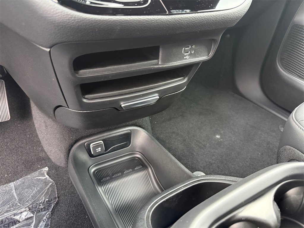 New 2026 Chrysler Pacifica Select image 29