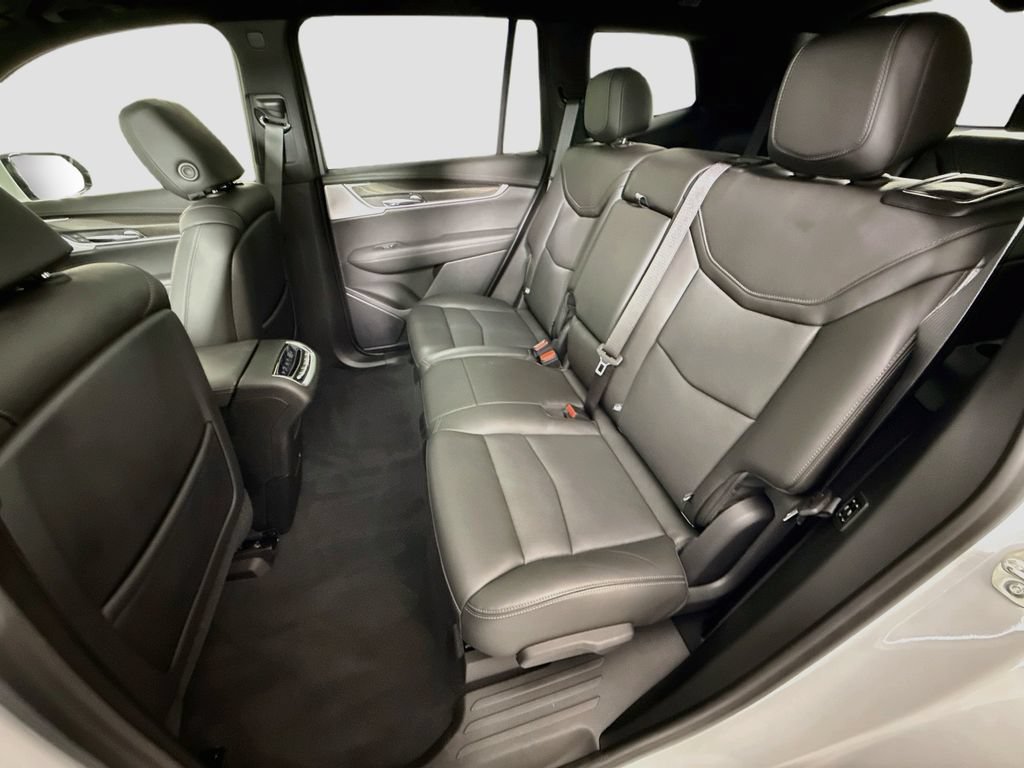 Used 2025 Cadillac XT6 Sport w/ Technology Package AWD/4WD image 25