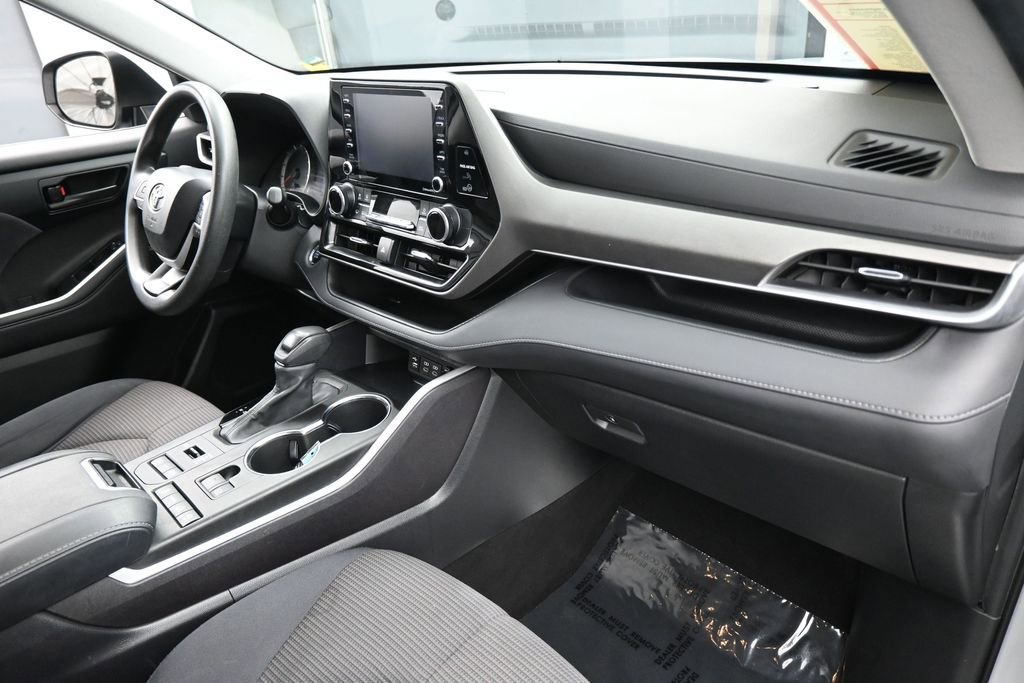 Used 2022 Toyota Highlander L AWD/4WD image 40
