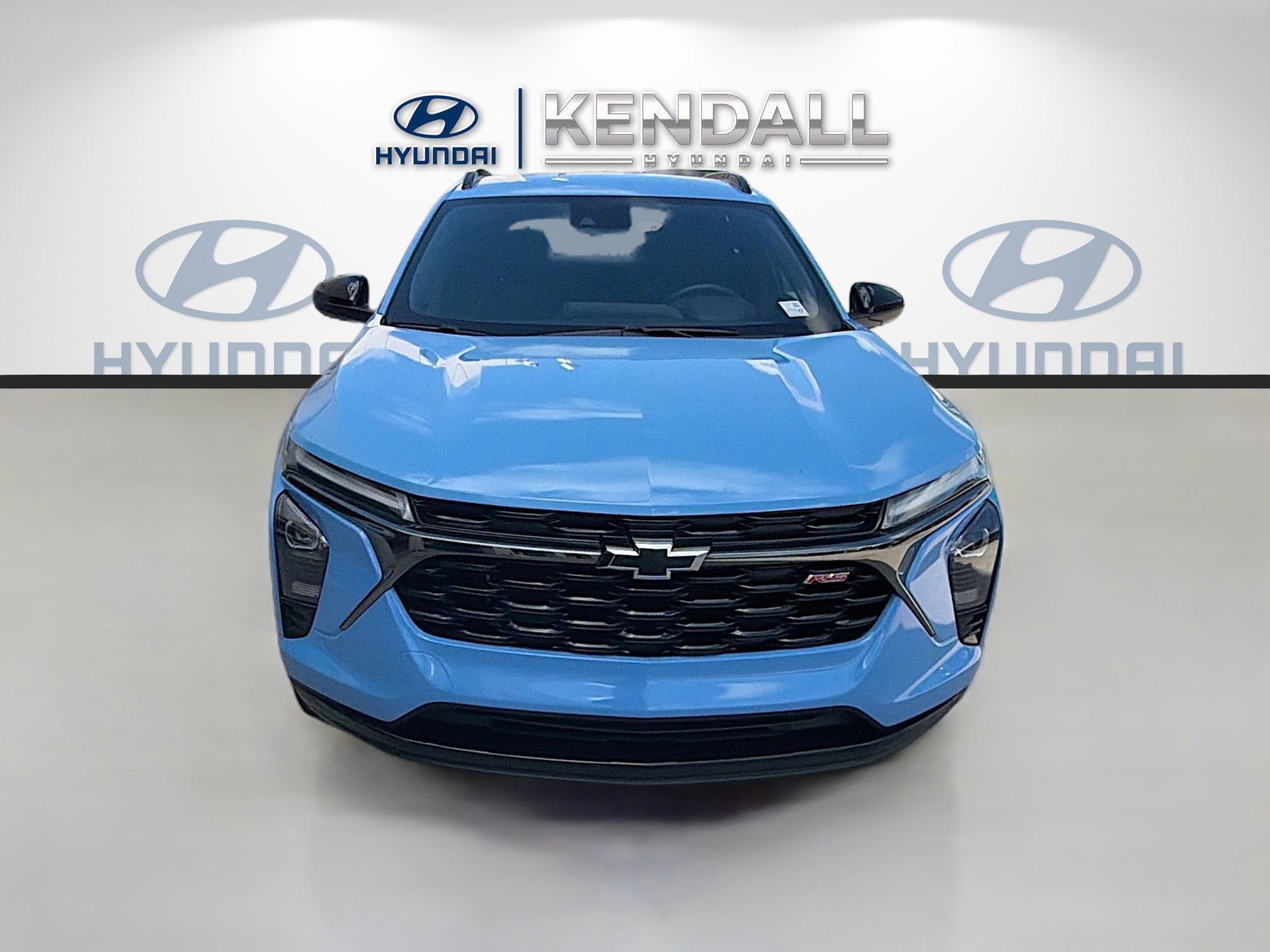 Used 2024 Chevrolet Trax RS FWD image 2