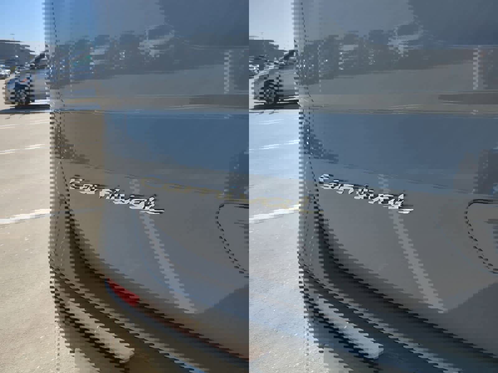 Used 2022 Kia Carnival SX image 11