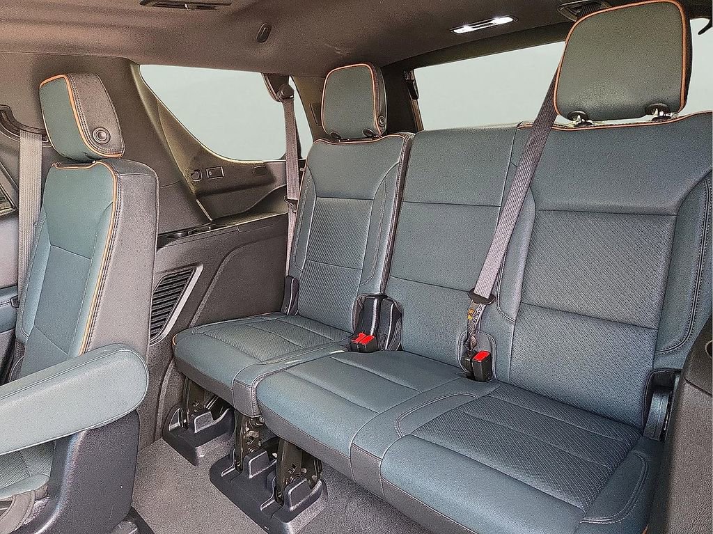 Used 2025 GMC Yukon AT4 w/ AT4 Premium Package image 15