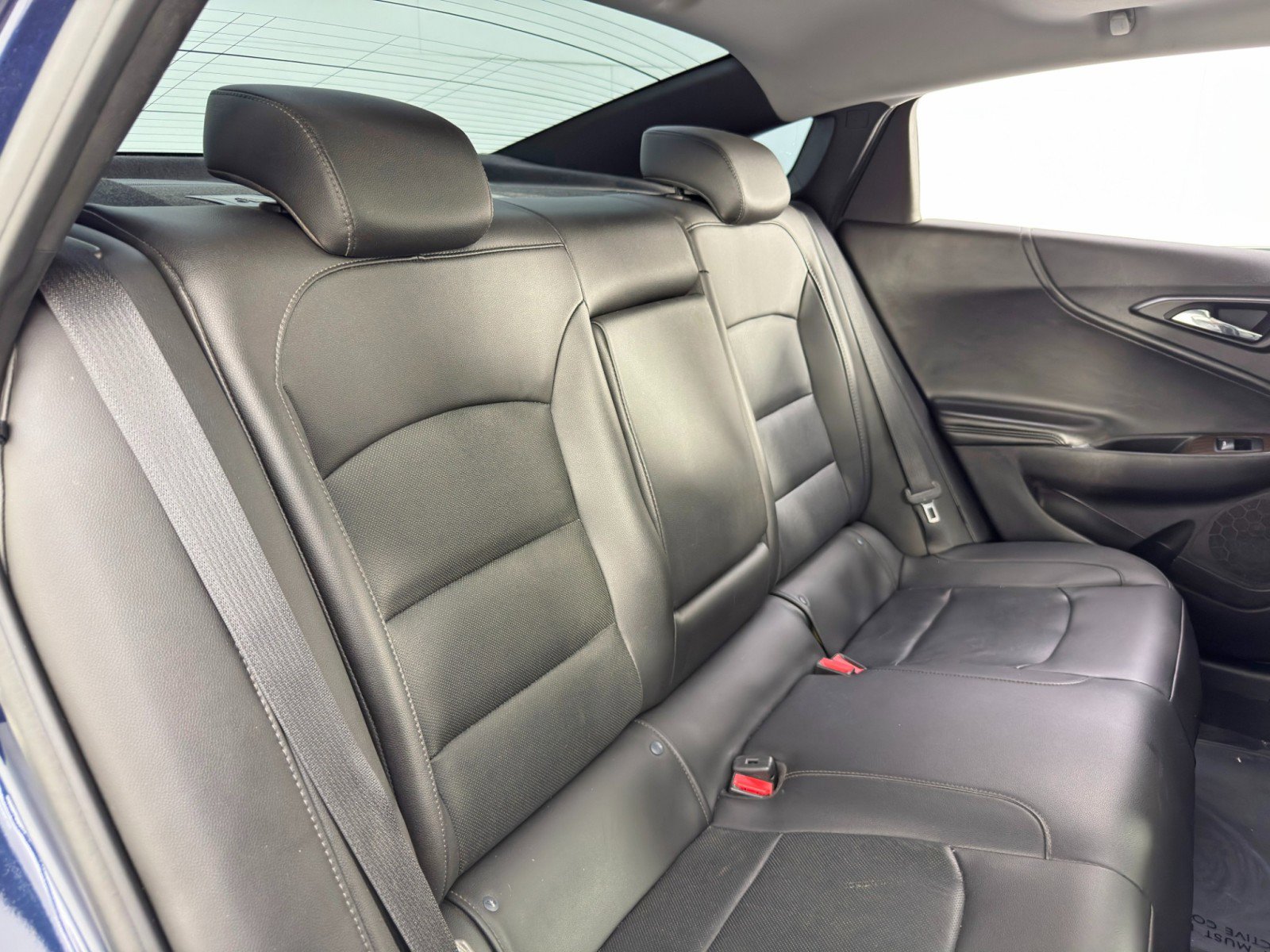 Used 2017 Chevrolet Malibu Premier w/ Premier Sun and Wheel Package image 33