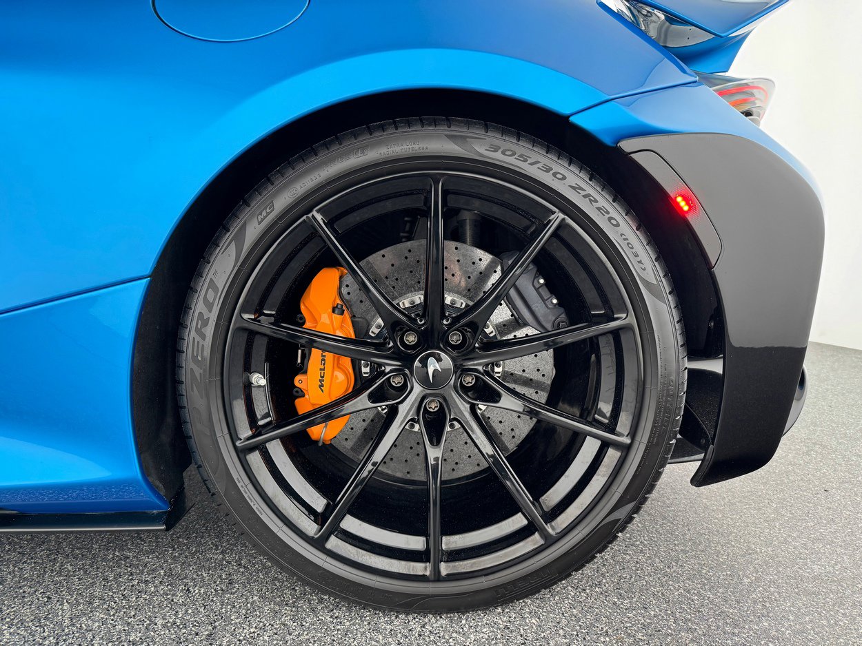 Used 2022 McLaren 765LT image 32