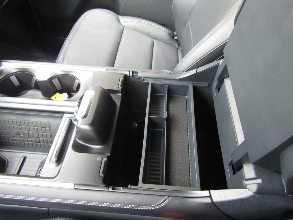 New 2025 Ford Expedition Max Platinum w/ Stealth Performance Package image 32