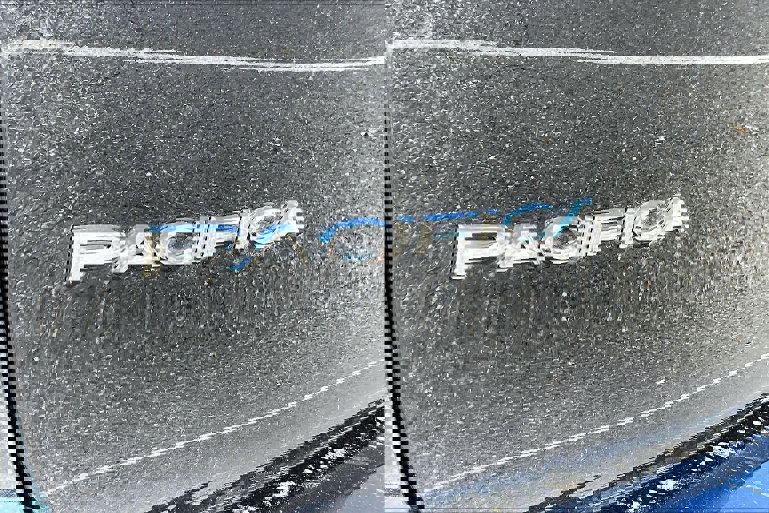 Used 2023 Chrysler Pacifica Touring-L image 30