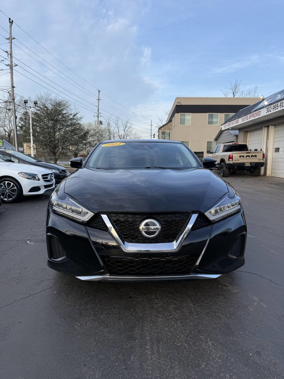 Used 2021 Nissan Maxima 3.5 SV w/ Floor Mat Group FWD image 3